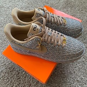 Nike Air Force 1 LX NEW